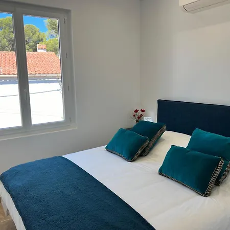 Breathtaking Mediterranean Views From Renovated Cosy Nest, Walk To Portissol And Port Lejlighed *