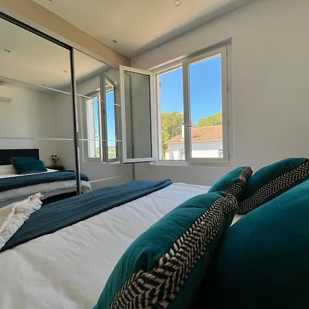 Breathtaking Mediterranean Views From Renovated Cosy Nest, Walk To Portissol And Port *