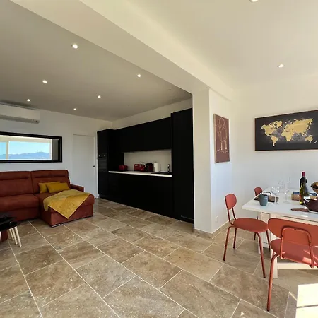Breathtaking Mediterranean Views From Renovated Cosy Nest, Walk To Portissol And Port * Sanary-sur-Mer