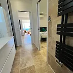 Apartment Breathtaking Mediterranean Views From Renovated Cosy Nest, Walk To Portissol And Port Sanary-sur-Mer