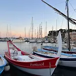 Apartment Breathtaking Mediterranean Views From Renovated Cosy Nest, Walk To Portissol And Port Sanary-sur-Mer