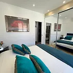 Breathtaking Mediterranean Views From Renovated Cosy Nest, Walk To Portissol And Port Apartment *