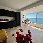 Apartment Breathtaking Mediterranean Views From Renovated Cosy Nest, Walk To Portissol And Port *
