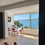 Breathtaking Mediterranean Views From Renovated Cosy Nest, Walk To Portissol And Port Apartment *