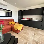 Breathtaking Mediterranean Views From Renovated Cosy Nest, Walk To Portissol And Port Apartment Sanary-sur-Mer
