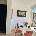 Breathtaking Mediterranean Views From Renovated Cosy Nest, Walk To Portissol And Port Apartment