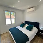 Apartment Breathtaking Mediterranean Views From Renovated Cosy Nest, Walk To Portissol And Port *
