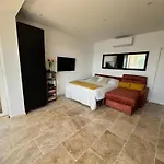 Apartment Breathtaking Mediterranean Views From Renovated Cosy Nest, Walk To Portissol And Port