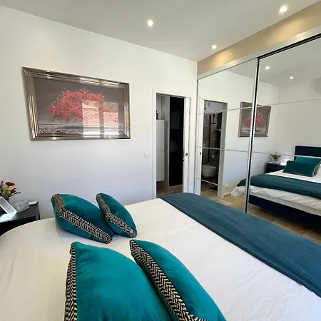 Breathtaking Mediterranean Views From Renovated Cosy Nest, Walk To Portissol And Port アパート *