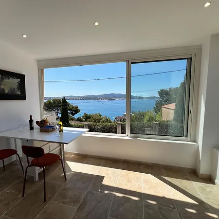 アパート Breathtaking Mediterranean Views From Renovated Cosy Nest, Walk To Portissol And Port サナリー・シュル・メール