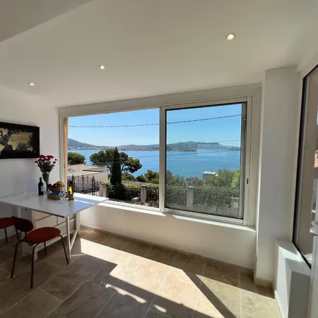 アパート Breathtaking Mediterranean Views From Renovated Cosy Nest, Walk To Portissol And Port サナリー・シュル・メール