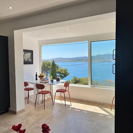 Breathtaking Mediterranean Views From Renovated Cosy Nest, Walk To Portissol And Port アパート *