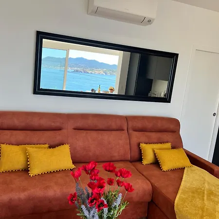Breathtaking Mediterranean Views From Renovated Cosy Nest, Walk To Portissol And Port アパート