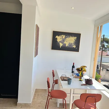 Breathtaking Mediterranean Views From Renovated Cosy Nest, Walk To Portissol And Port アパート