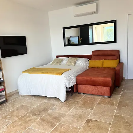Breathtaking Mediterranean Views From Renovated Cosy Nest, Walk To Portissol And Port Sanary-sur-Mer