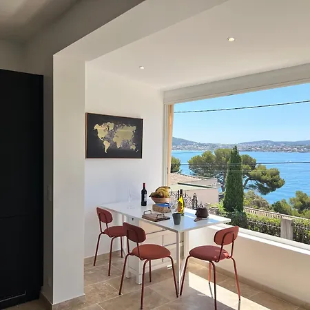 アパート Breathtaking Mediterranean Views From Renovated Cosy Nest, Walk To Portissol And Port サナリー・シュル・メール