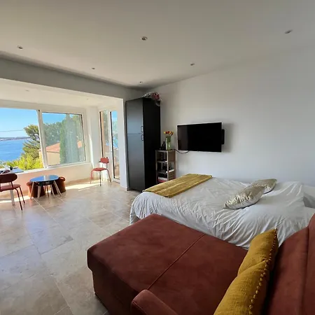 Breathtaking Mediterranean Views From Renovated Cosy Nest, Walk To Portissol And Port Sanary-sur-Mer