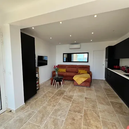 Apartment Breathtaking Mediterranean Views From Renovated Cosy Nest, Walk To Portissol And Port Sanary-sur-Mer