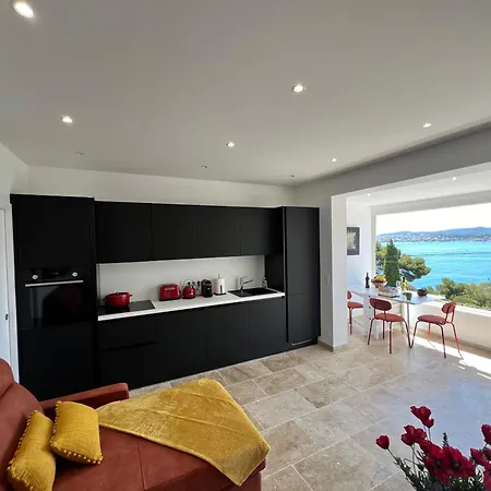 アパート Breathtaking Mediterranean Views From Renovated Cosy Nest, Walk To Portissol And Port サナリー・シュル・メール