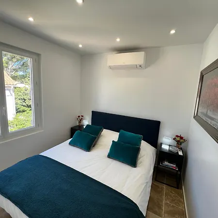 Breathtaking Mediterranean Views From Renovated Cosy Nest, Walk To Portissol And Port アパート